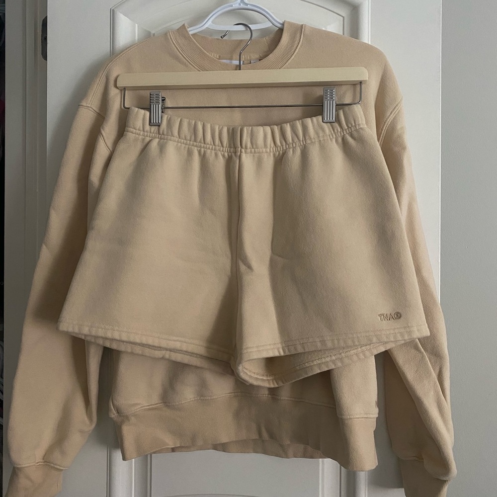 TNA Sweatfleece Perfect Fit Crewneck & Short Set